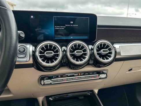 Used 2021 Mercedes-Benz GLB 250 image 30