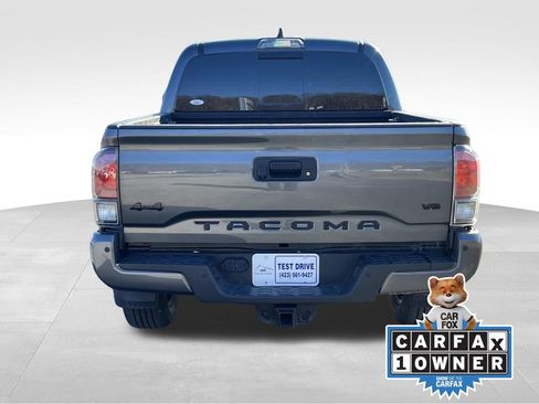 Used 2022 Toyota Tacoma Limited image 4