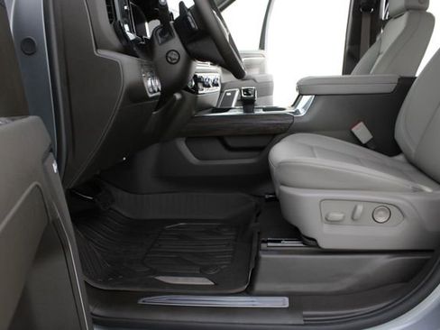 New 2026 GMC Sierra 1500 SLT AWD/4WD image 18