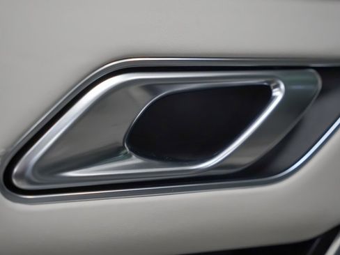 Used 2022 Land Rover Range Rover Velar R-Dynamic S image 15