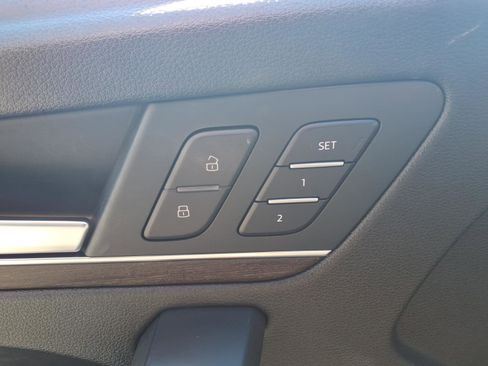 Used 2021 Audi Q5 Premium image 19