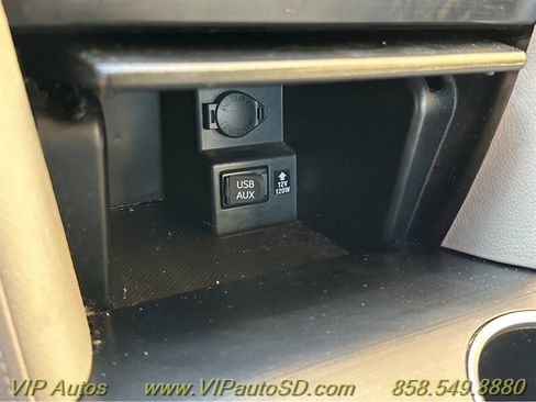 Used 2012 Toyota Camry LE image 26