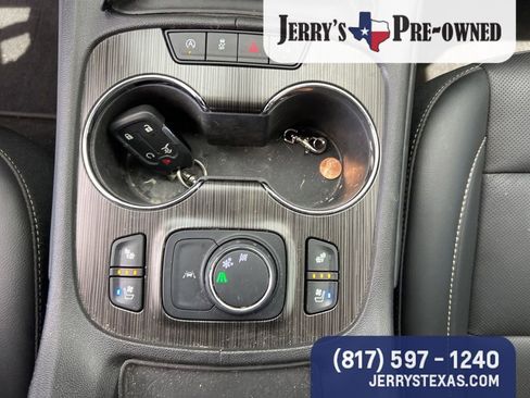 Used 2023 GMC Acadia SLT w/ Technology Package FWD image 11