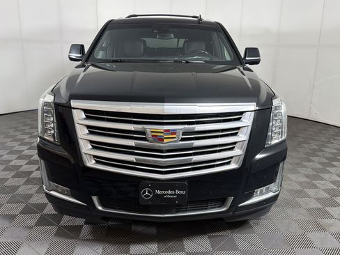 Used 2019 Cadillac Escalade Platinum AWD/4WD image 6