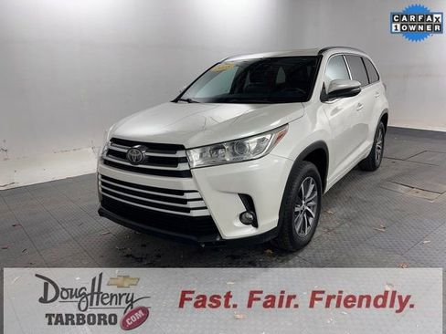 Used 2018 Toyota Highlander XLE image 1
