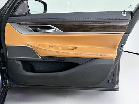 Used 2020 BMW 740i xDrive w/ Cold Weather Package image 34