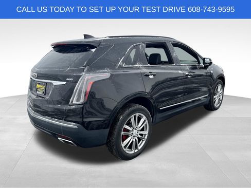Used 2022 Cadillac XT5 Sportv AWD/4WD image 3