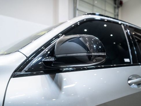 Used 2021 BMW X5 M image 17