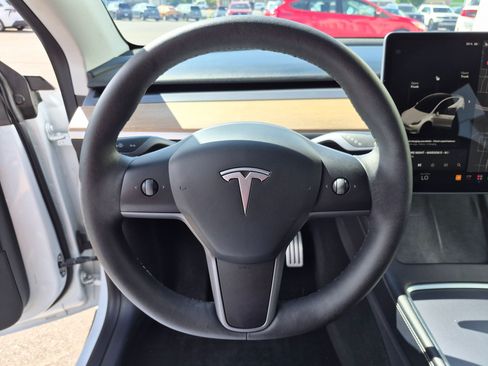 Used 2021 Tesla Model Y Performance AWD/4WD image 16