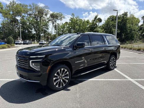 New 2026 Chevrolet Suburban High Country w/ Sun And Tow Package AWD/4WD image 7