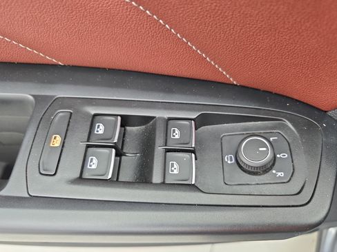 Used 2021 Volkswagen Atlas Cross Sport SEL Premium image 28