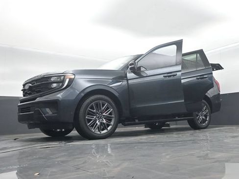 Used 2025 Ford Expedition Platinum w/ Stealth Performance Package AWD/4WD image 74