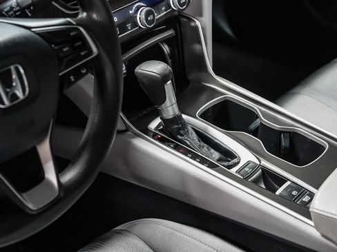 Used 2018 Honda Accord EX image 24