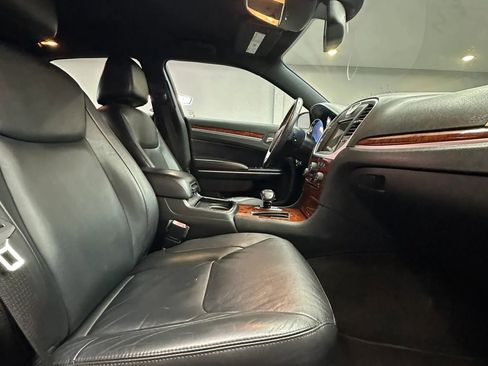Used 2013 Chrysler 300 RWD image 24
