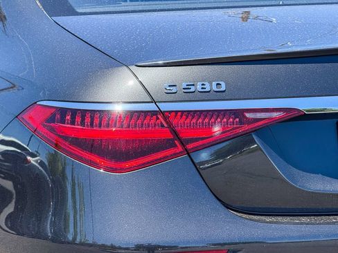 Used 2024 Mercedes-Benz S 580 4MATIC Sedan image 36