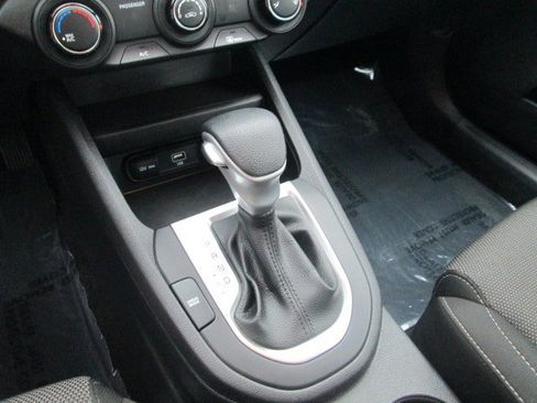 Used 2023 Kia Forte LXS image 15