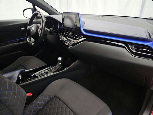 Used 2022 Toyota C-HR Limited image 20