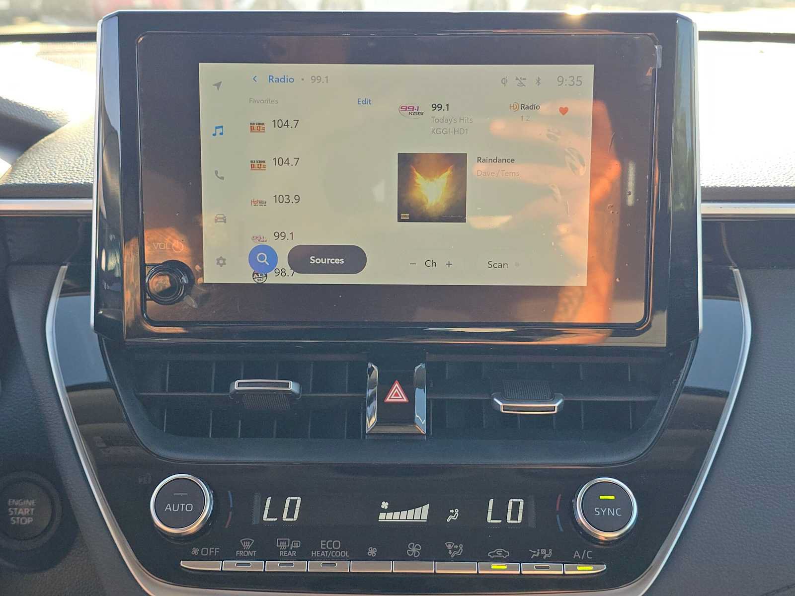 Certified 2025 Toyota Corolla Cross XLE w/ Convenience Package FWD image 27