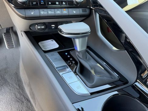 New 2026 Hyundai Elantra SEL Sport FWD image 14