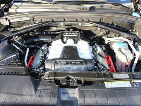 Used 2016 Audi SQ5 Premium Plus w/ Technology Package image 40