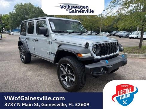 Used 2024 Jeep Wrangler Unlimited w/ Convenience Group AWD/4WD image 1