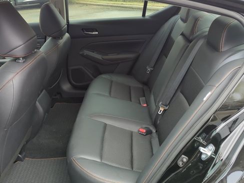 Used 2022 Nissan Altima 2.5 SR w/ Midnight Edition Package image 18