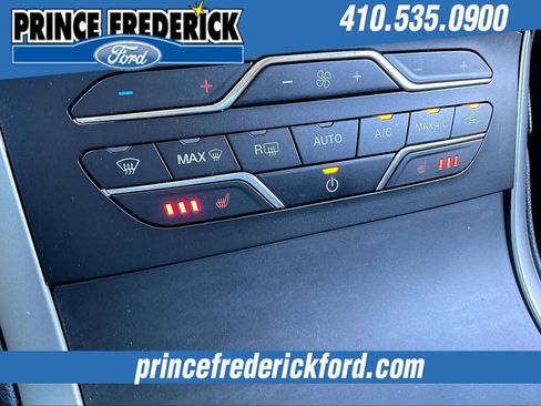 Used 2019 Ford Edge SEL w/ Equipment Group 201A image 33