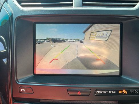 Used 2016 Ford Explorer XLT w/ Equipment Group 202A AWD/4WD image 24
