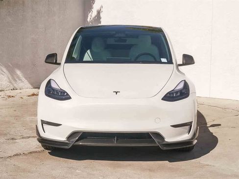 Used 2022 Tesla Model Y Performance image 2