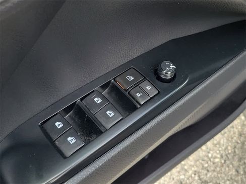 Used 2018 Toyota Camry L image 17