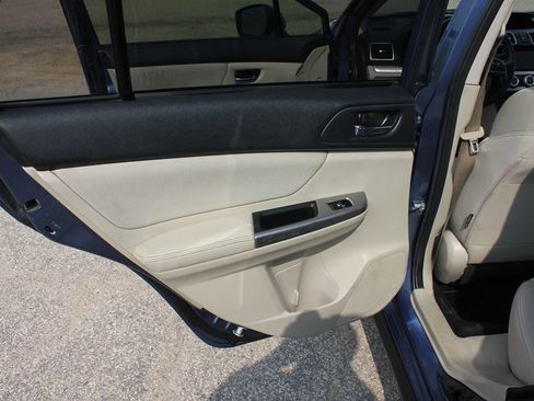 Used 2015 Subaru Crosstrek 2.0i Premium image 41