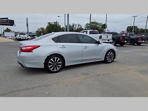 Used 2017 Nissan Altima 2.5 SL w/ Moonroof Package image 33