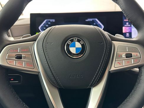 Used 2025 BMW X7 xDrive40i w/ Premium Package AWD/4WD image 11