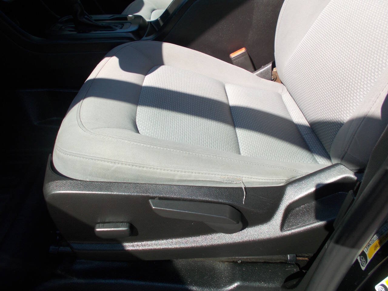 Used 2019 Chevrolet Colorado W/T RWD image 13