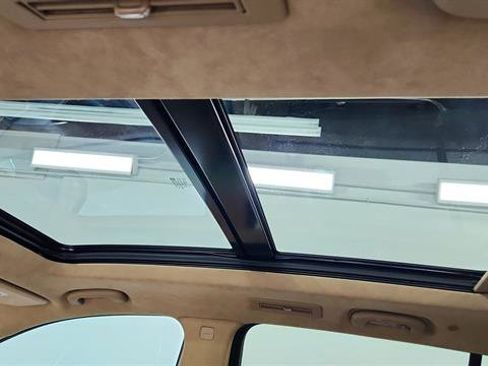 Used 2024 Cadillac XT6 Sport w/ Platinum Package image 12