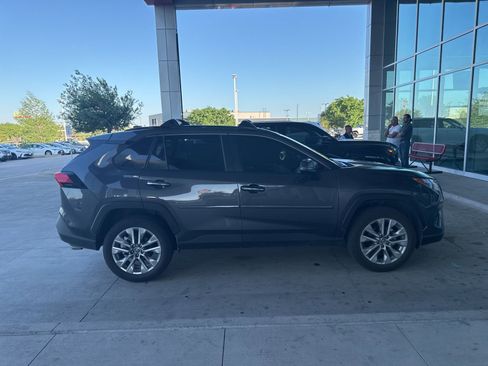 Used 2025 Toyota RAV4 Limited image 8
