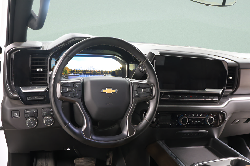 Used 2025 Chevrolet Silverado 3500 High Country w/ High Country Premium Package AWD/4WD image 8