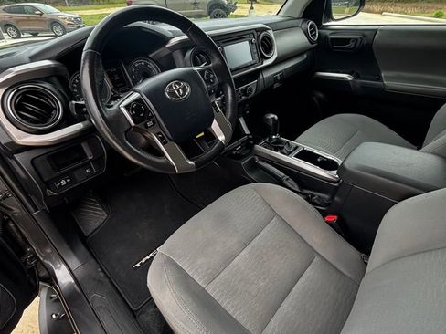 Used 2018 Toyota Tacoma SR5 image 11