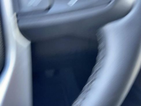 Used 2023 GMC Yukon SLT image 33