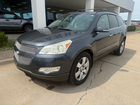 Used 2009 Chevrolet Traverse LTZ AWD/4WD image 2