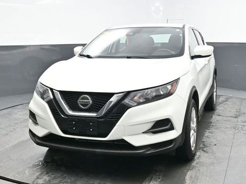 Used 2020 Nissan Rogue Sport S w/ Appearance Package FWD image 2