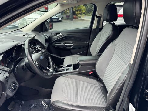 Used 2017 Ford Escape Titanium AWD/4WD image 9