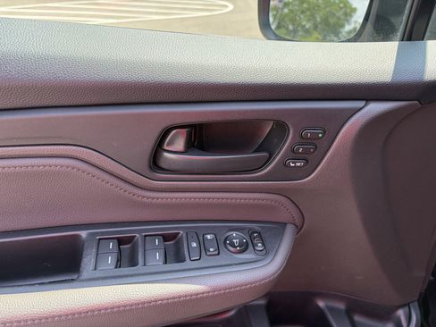 Used 2018 Honda Odyssey Touring image 13
