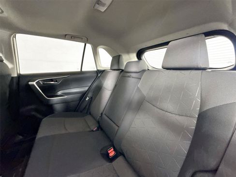Used 2020 Toyota RAV4 XLE w/ Convenience Package FWD image 28