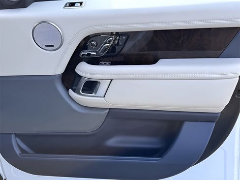 Used 2018 Land Rover Range Rover Supercharged image 30