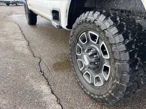 Certified 2025 Ford F350 Platinum w/ FX4 Off-Road Package image 27