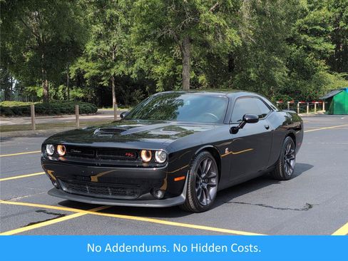 Used 2022 Dodge Challenger R/T Scat Pack RWD image 1