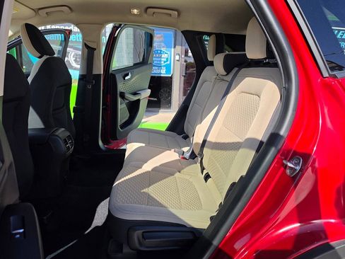 Used 2020 Ford Escape SE FWD image 21