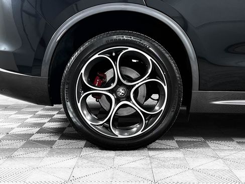 Used 2024 Alfa Romeo Stelvio Ti image 10