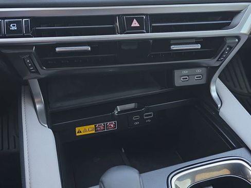 Used 2024 Lexus RX 350 w/ Convenience Package image 22